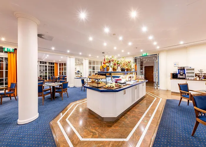 Alexander Am Zoo Hotel